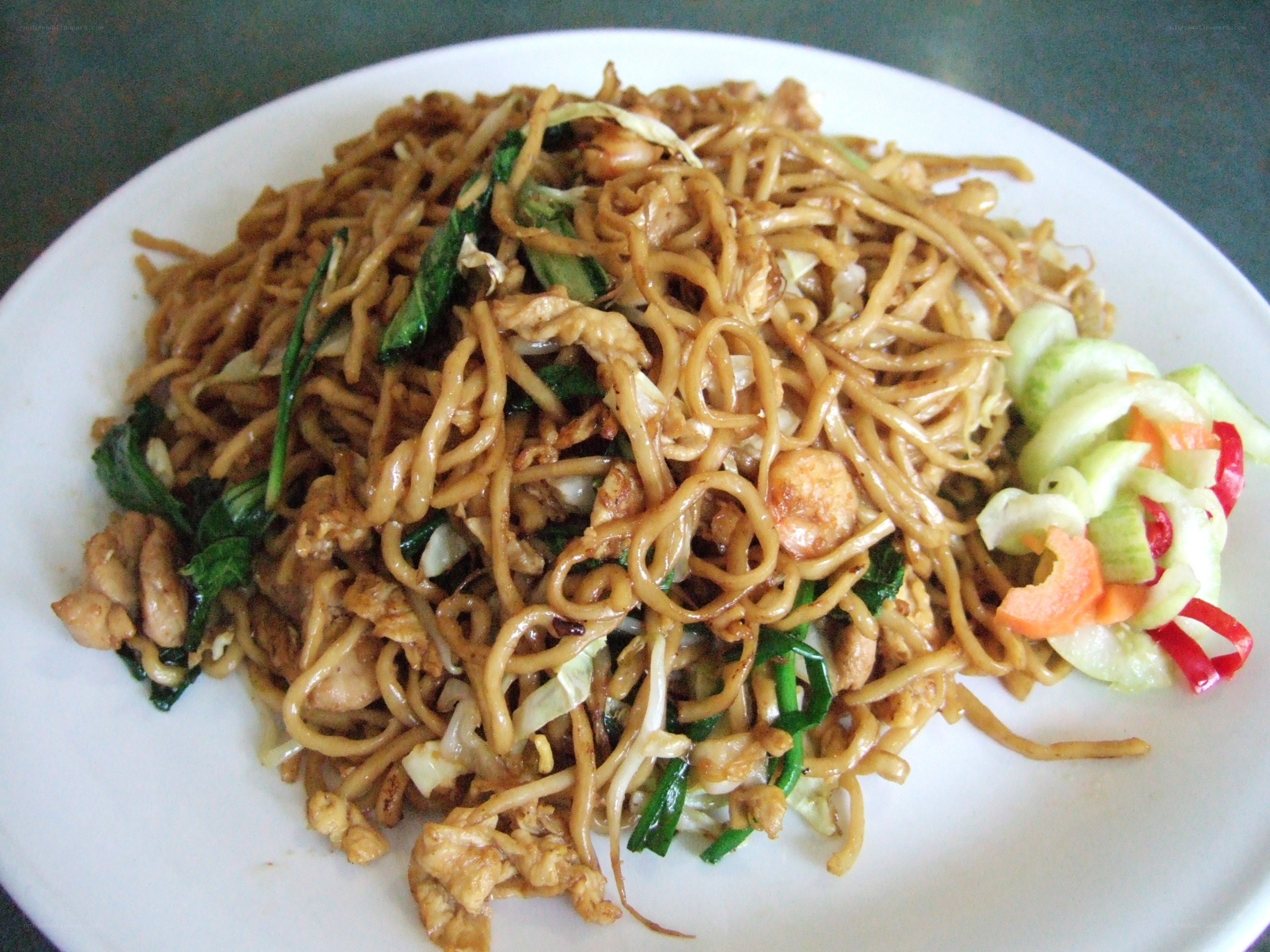 chicken stir-fried noodles