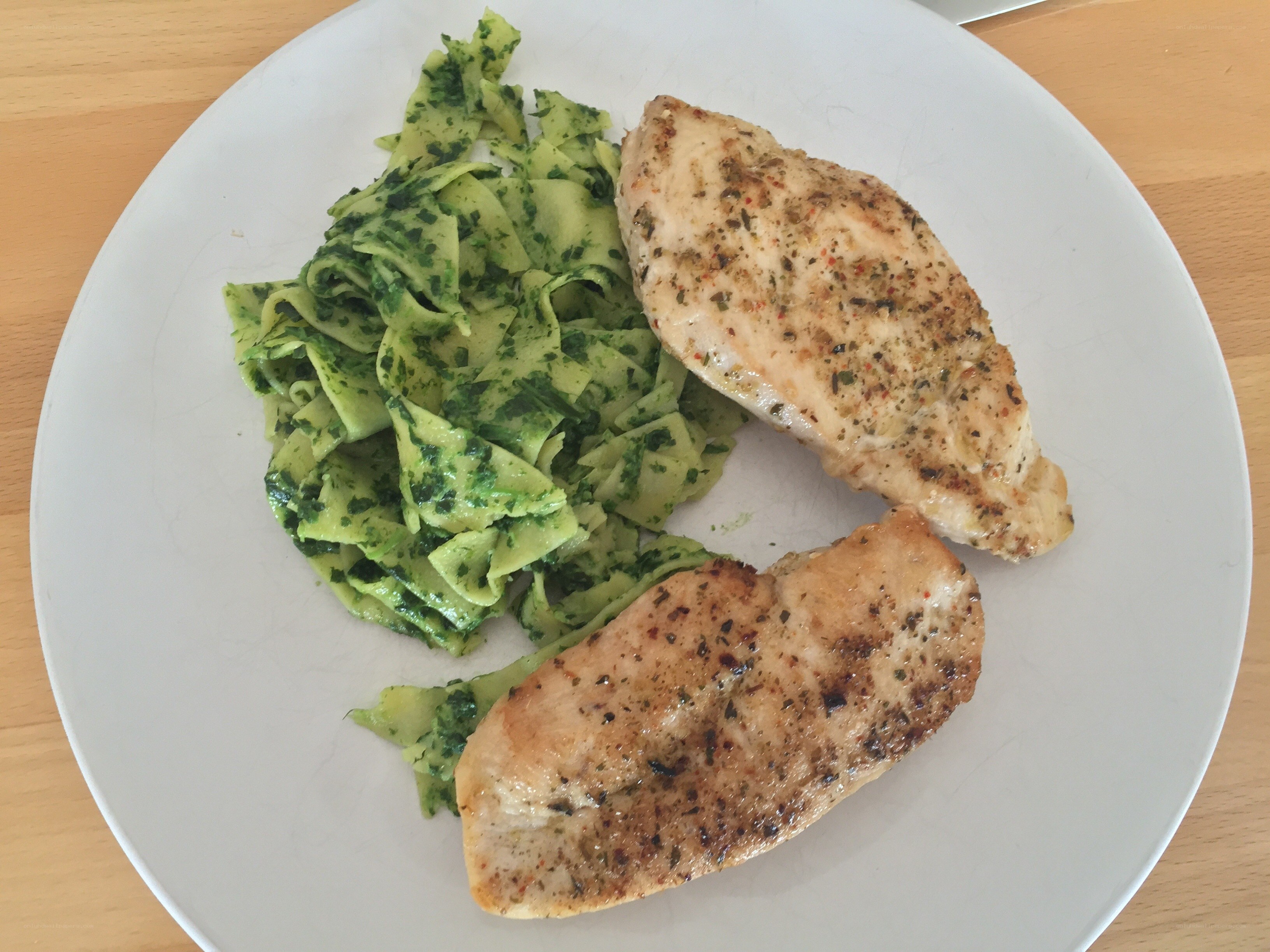 chicken with green pasta