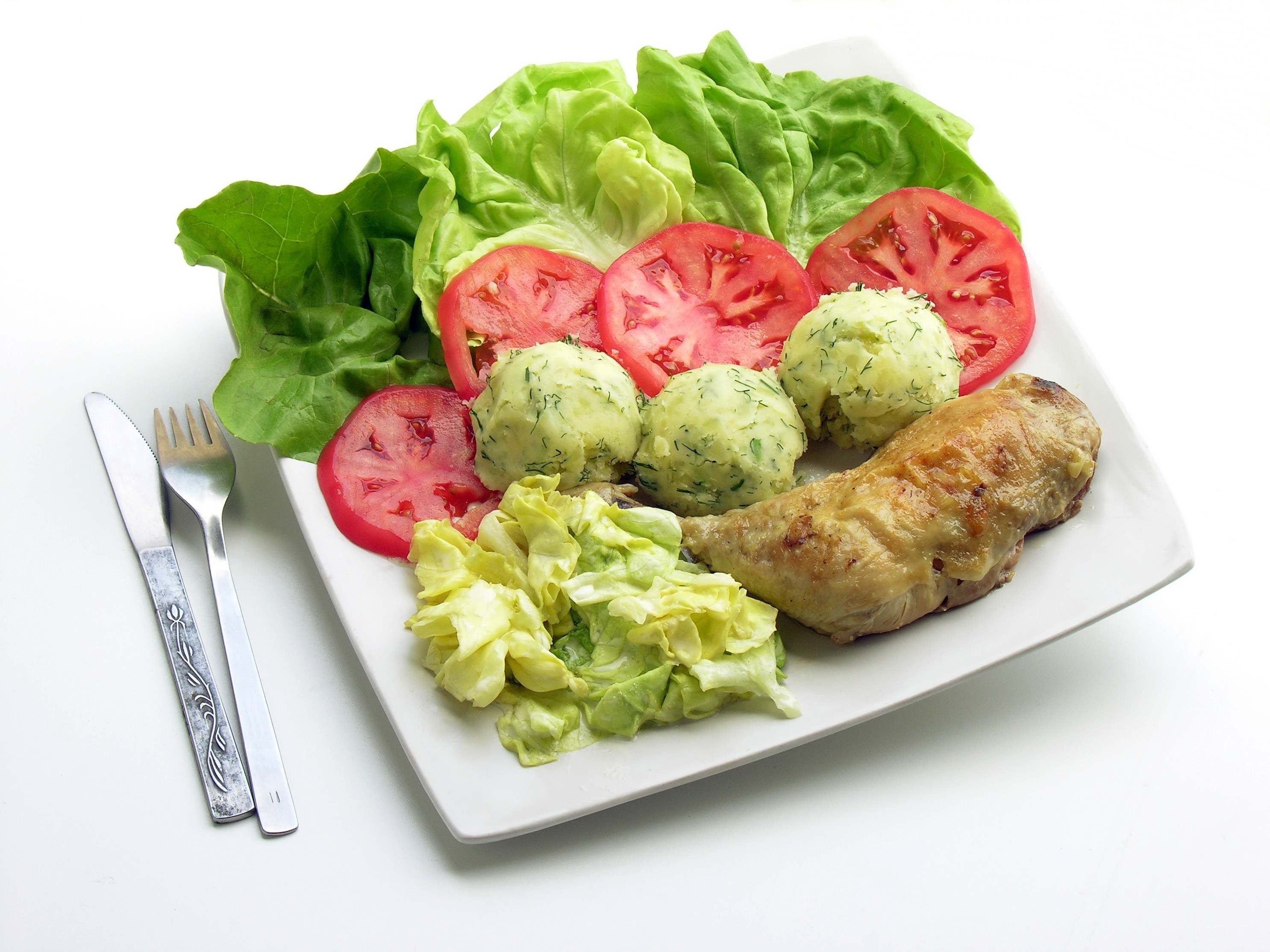 chicken with salad and potatoes
