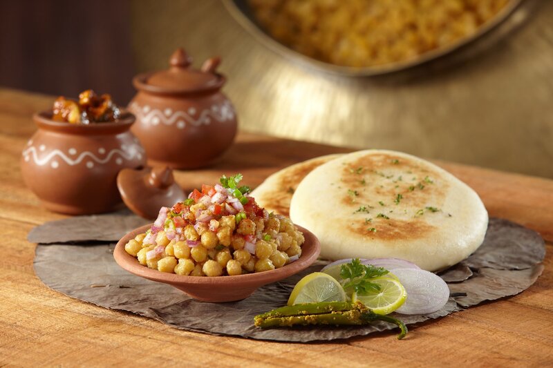 Chickpea Salad with Bread