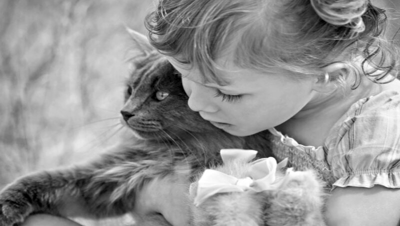 Child Hugging Cat — Black