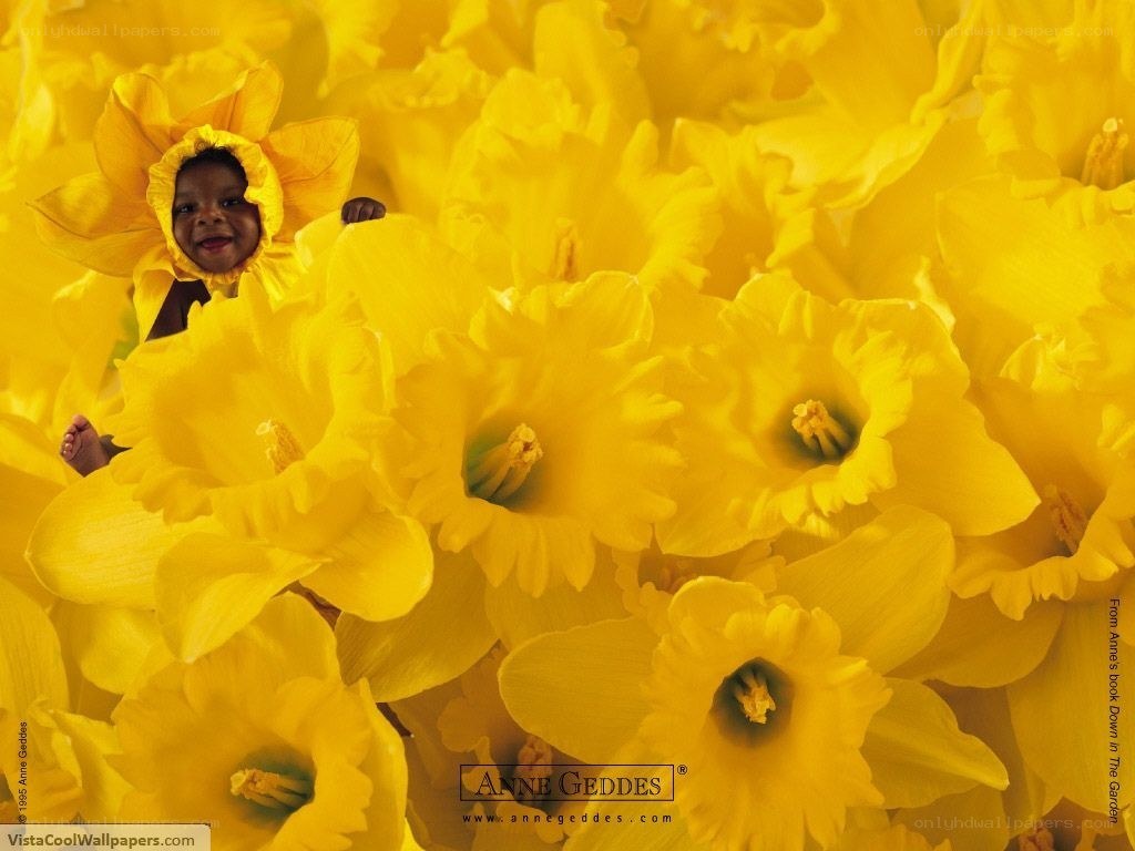 child in daffodil costume