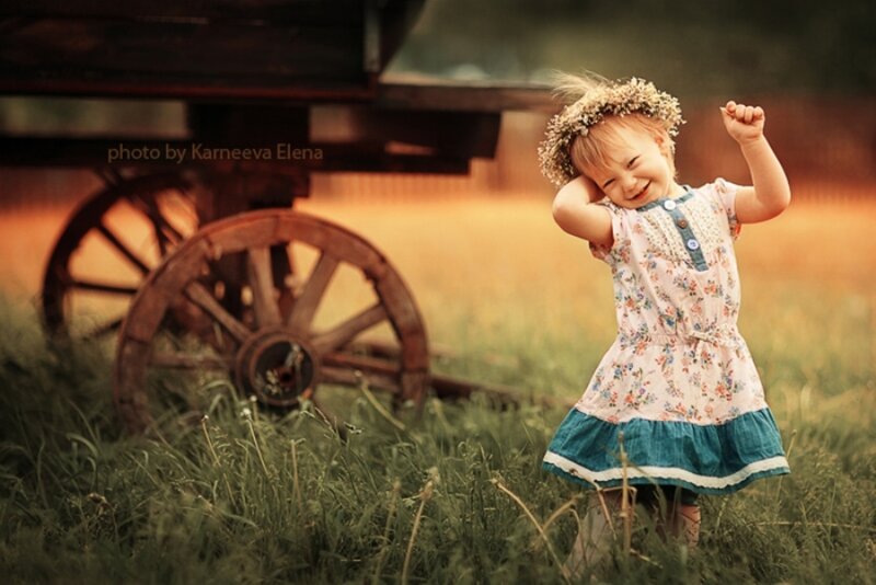 Child in Floral Dress — Green