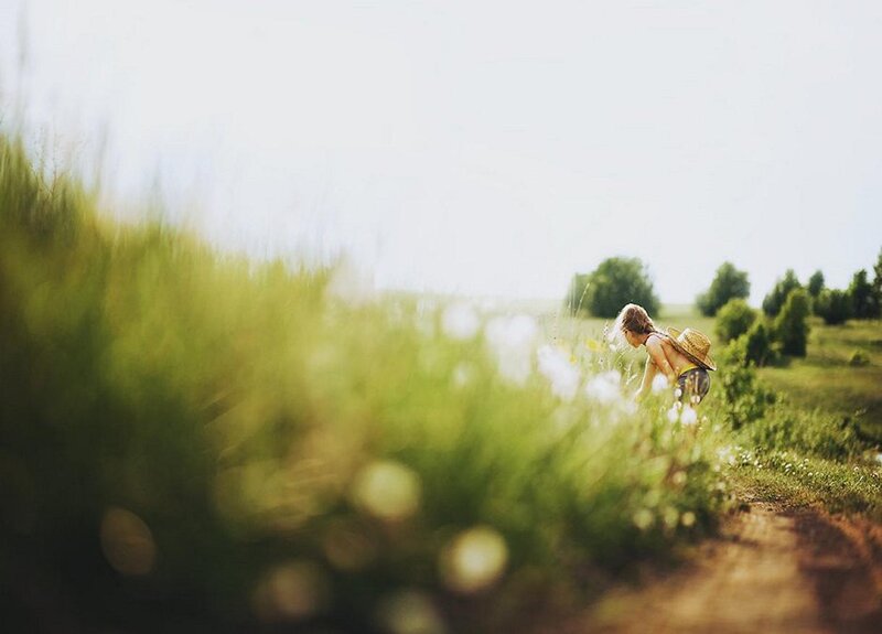 Child in Straw Hat — Green, Serene