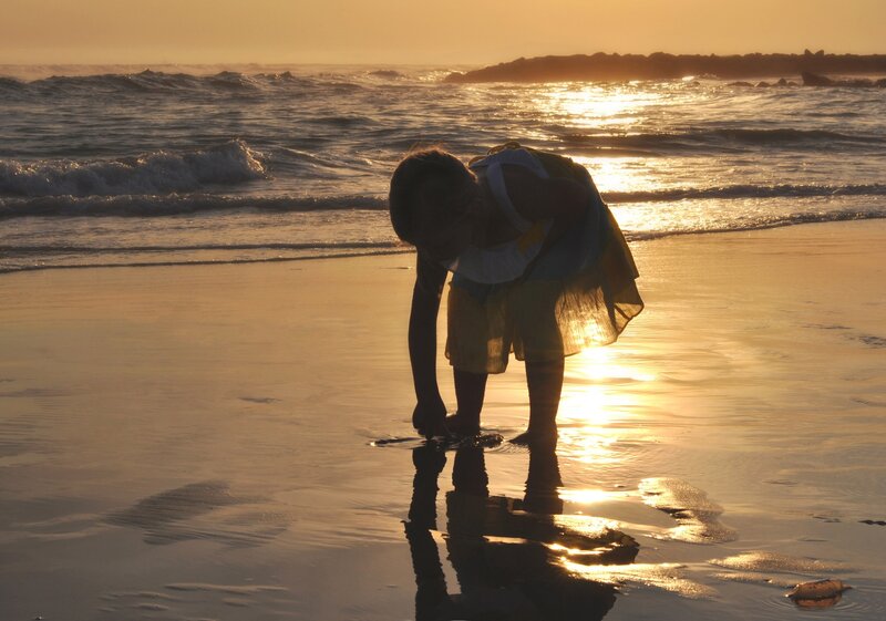 Child on Beach at Sunset — Gold, Serene