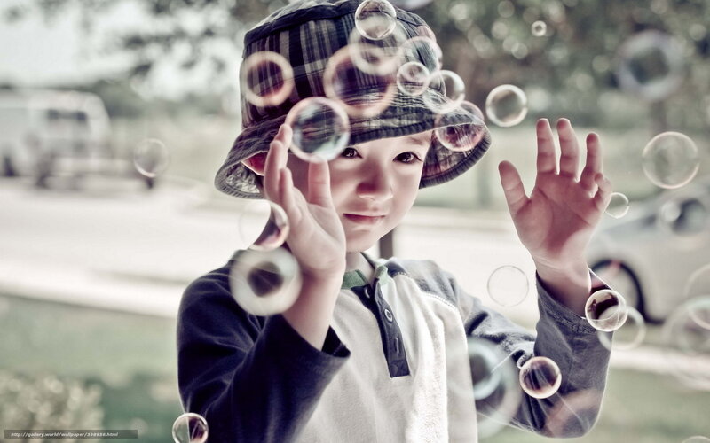 Child with Bubbles — Gray
