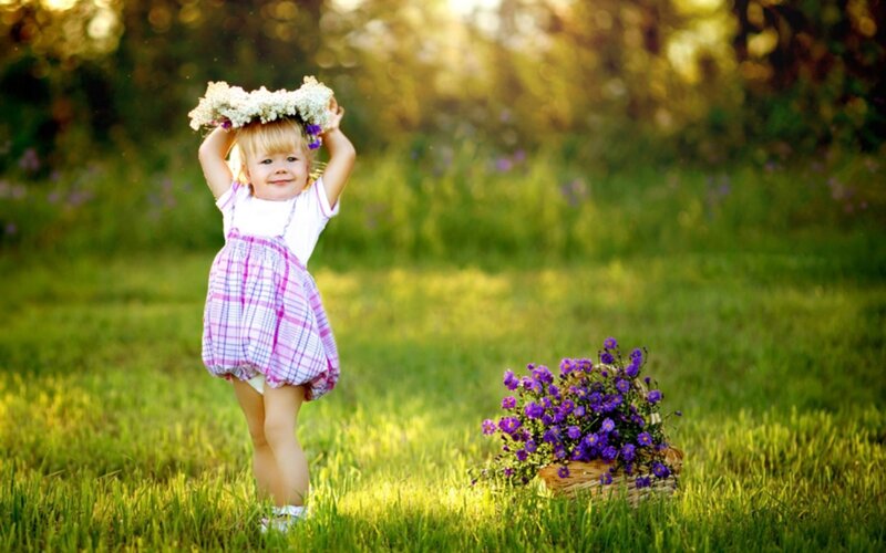 Child with Flower Crown — Green, Serene