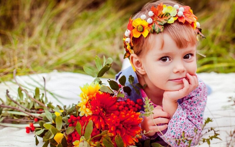 Child with Flower Crown — Red, Serene