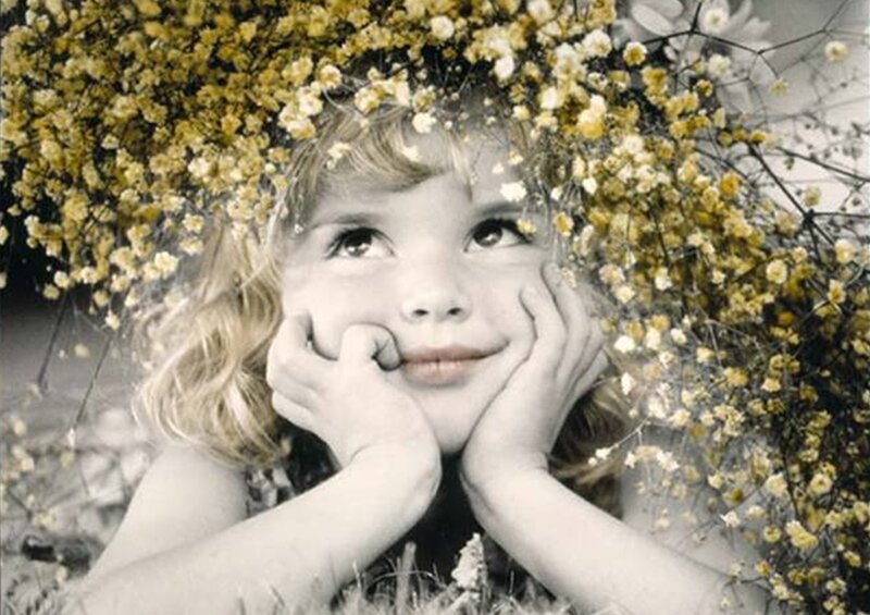 Child with Flowers — Yellow