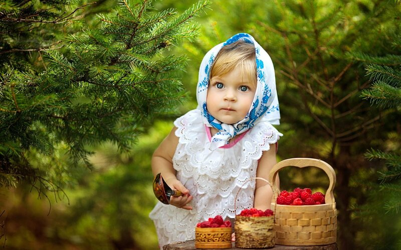 Child with Raspberries — Green, Serene