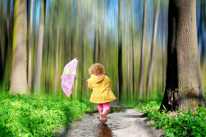 Child with Umbrella — Yellow