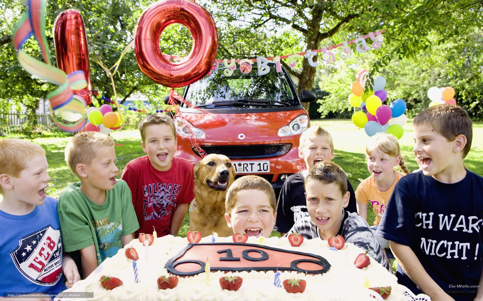 Children celebrating 10th birthday