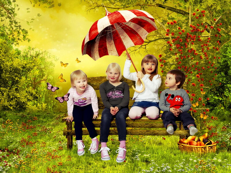 Children on a Bench — Green