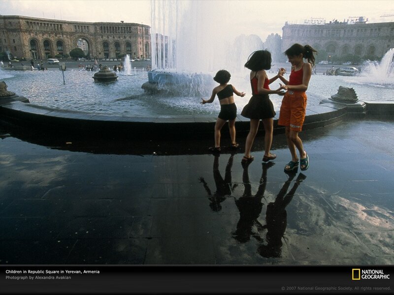 Children playing in Yerevan fountain