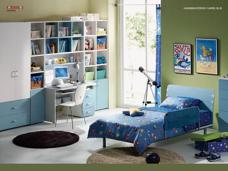 Children's bedroom with study area