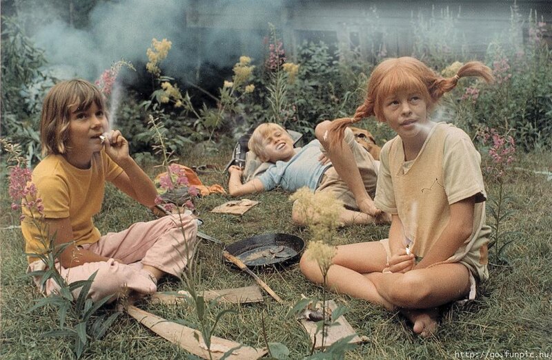 Children smoking outdoors