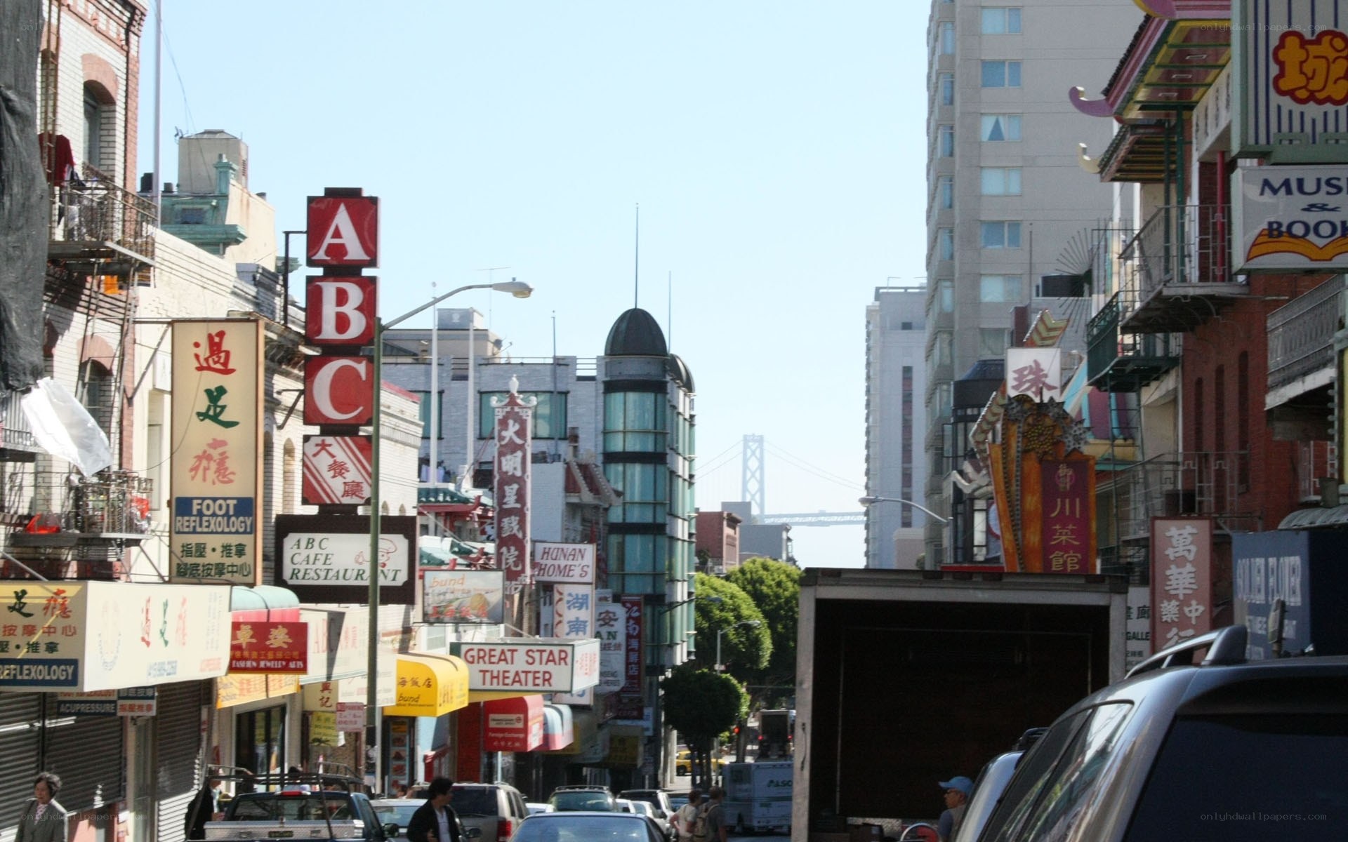 Chinatown street scene with Golden Gate Bridge