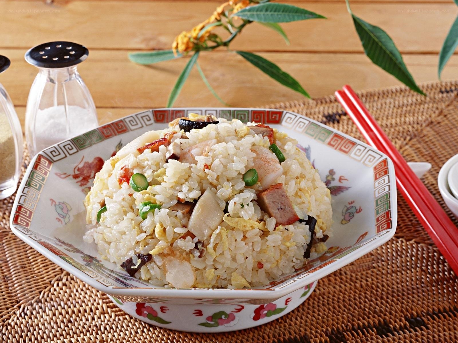 chinese fried rice dish