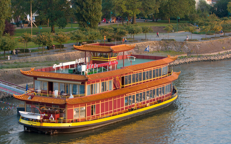 Chinese-style Riverboat