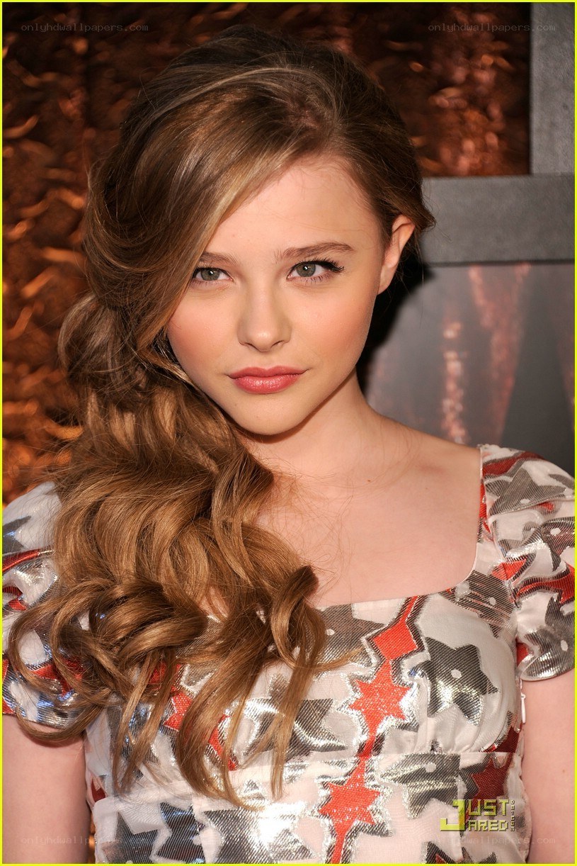 Chloë Grace Moretz at event