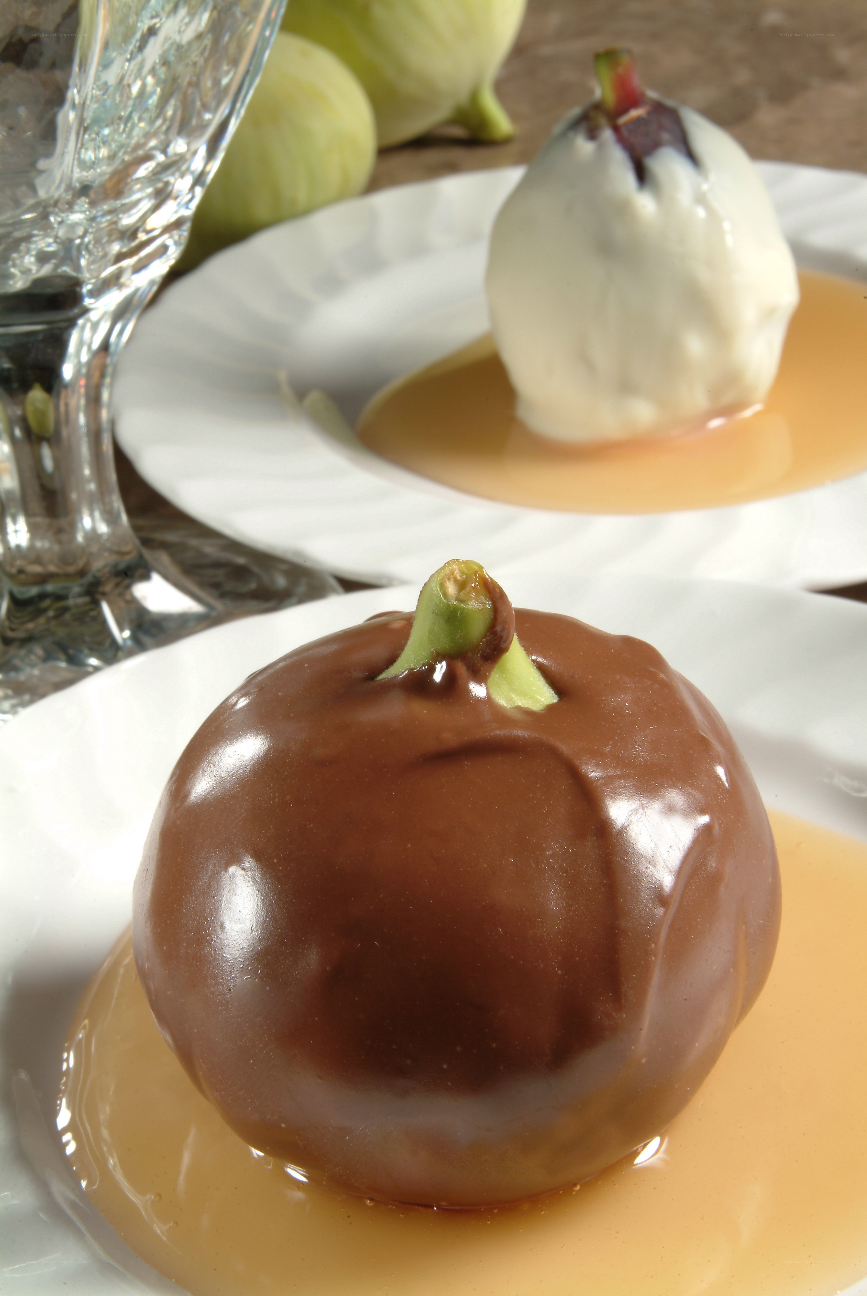 chocolate and cream fig desserts