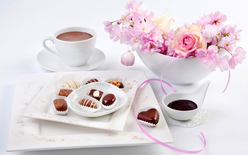 Chocolate and Flowers — White