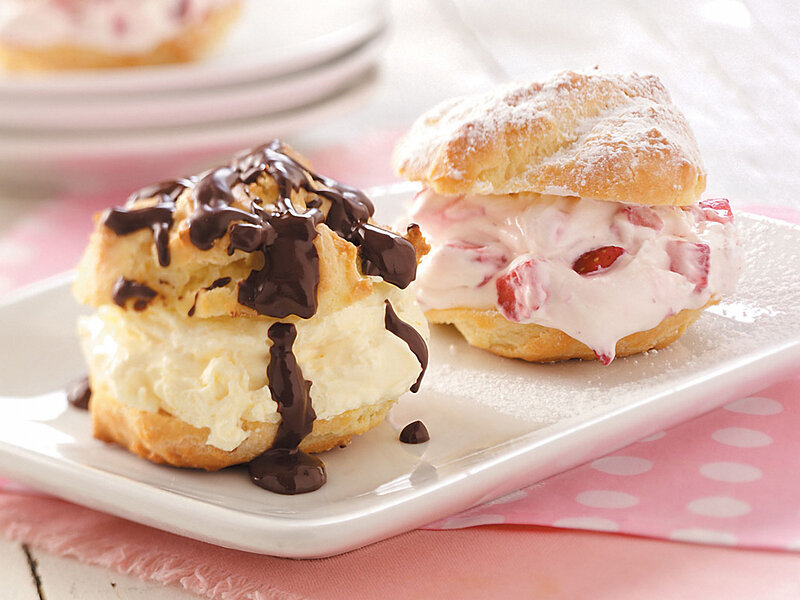 Chocolate and Strawberry Cream Puffs — White
