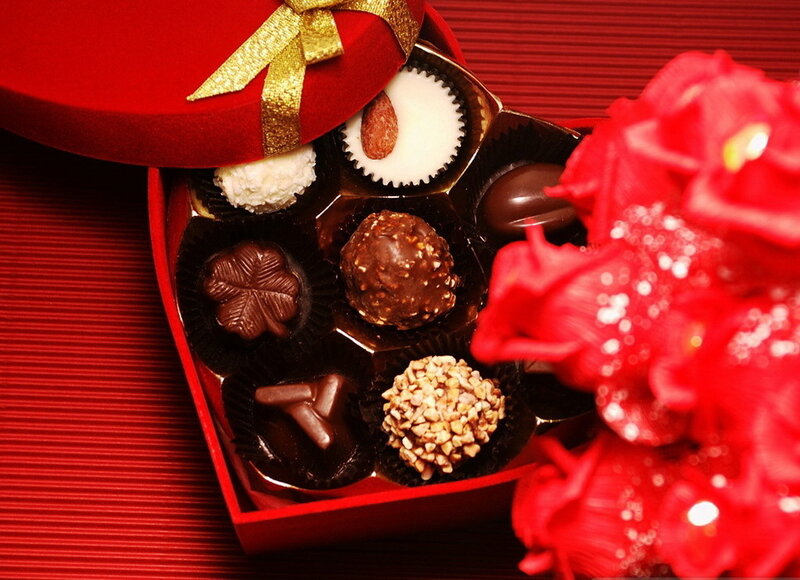 Chocolate Box with Flowers — Red