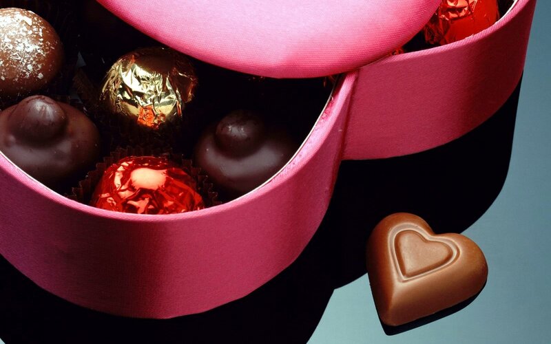 Chocolate Box with Heart — Pink, Romantic