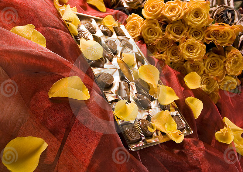 Chocolate Box with Roses — Red