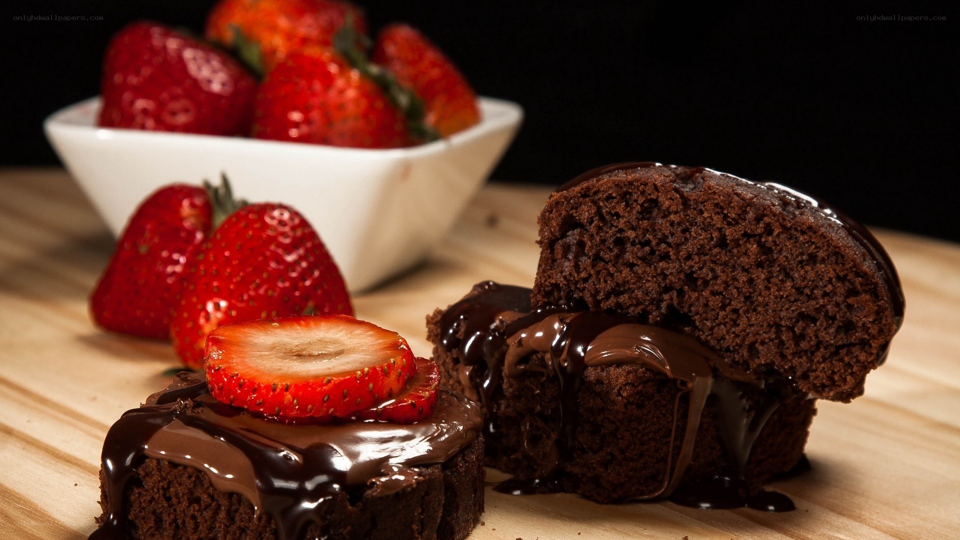Chocolate brownies with strawberries