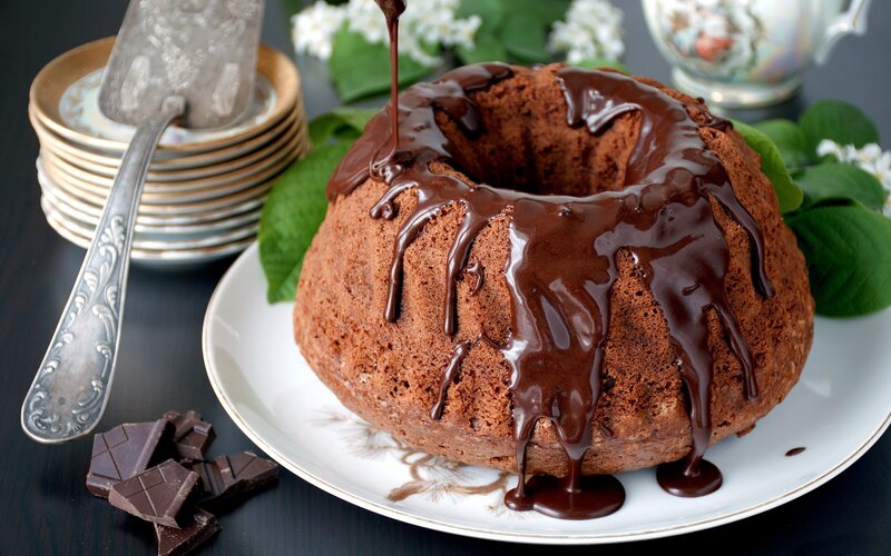 Chocolate Bundt Cake — Brown, Indulgent