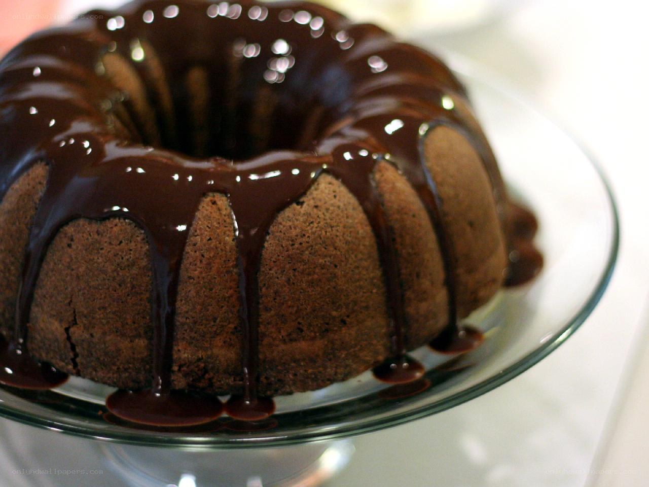 chocolate bundt cake with glaze