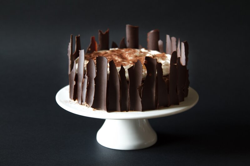 Chocolate Cake on Stand — Black