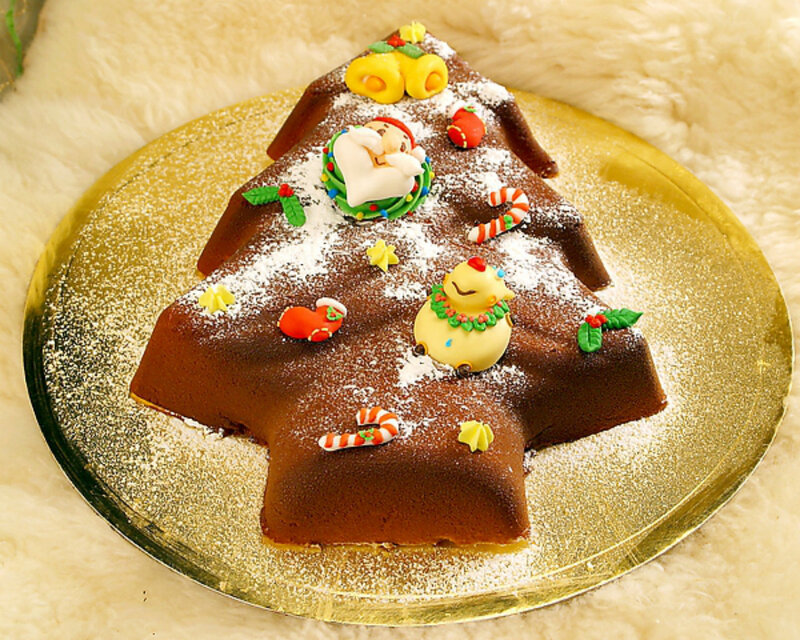 Chocolate Cake Shaped Like a Tree