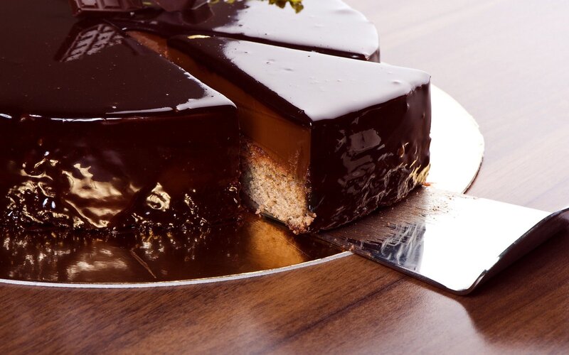 Chocolate Cake Slice — Brown, Appetizing, Photograph, Serving Spatula