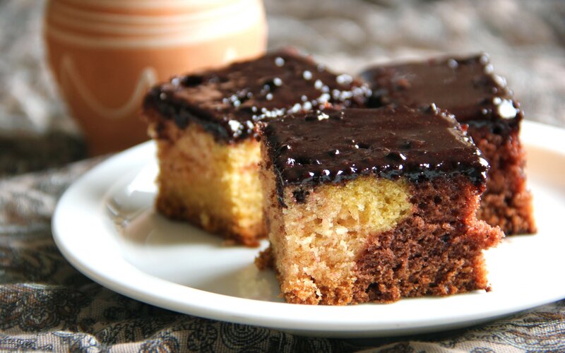 Chocolate Cake Slices — Brown, Warm