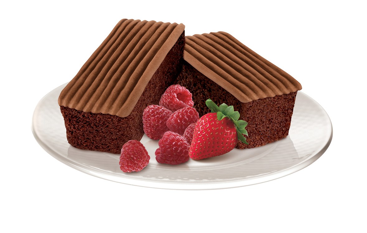 chocolate cake with berries
