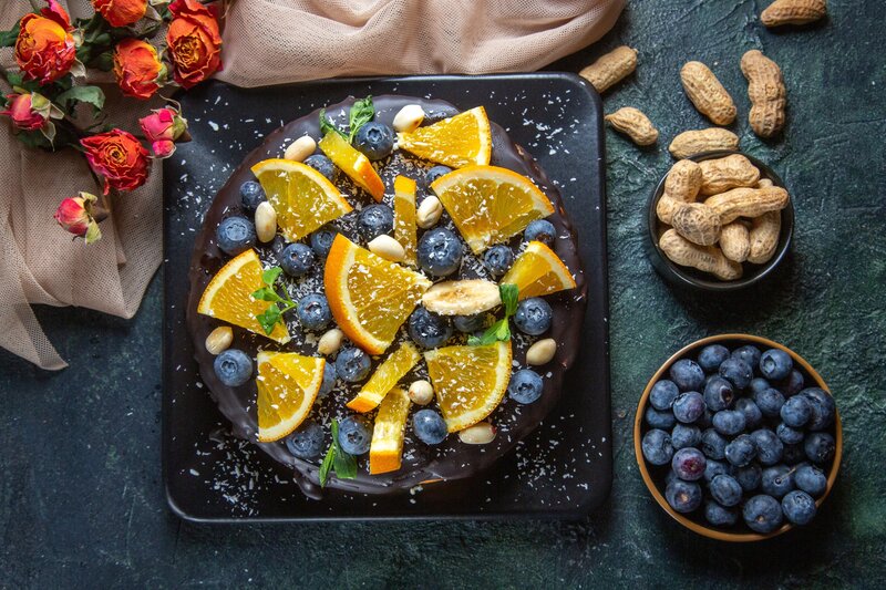 Chocolate Cake with Fruit — Black