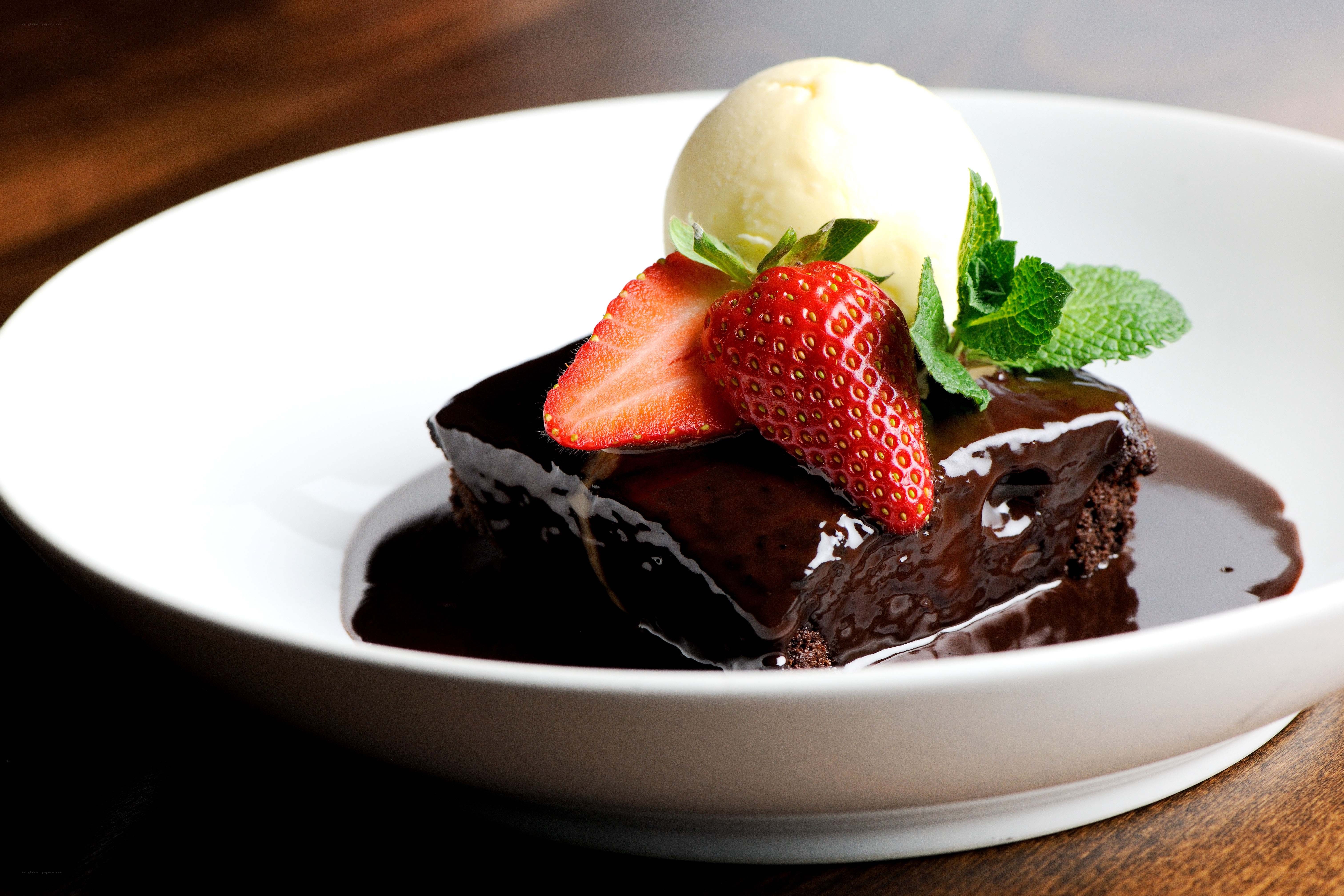 Chocolate cake with ice cream