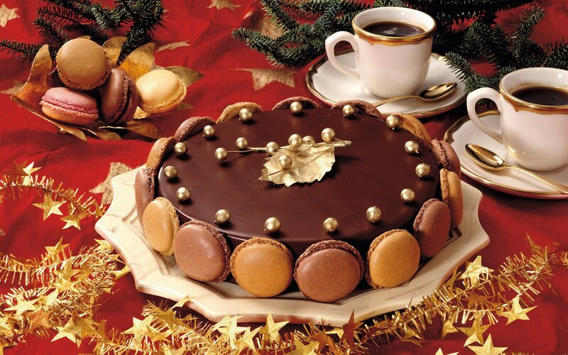Chocolate Cake with Macarons