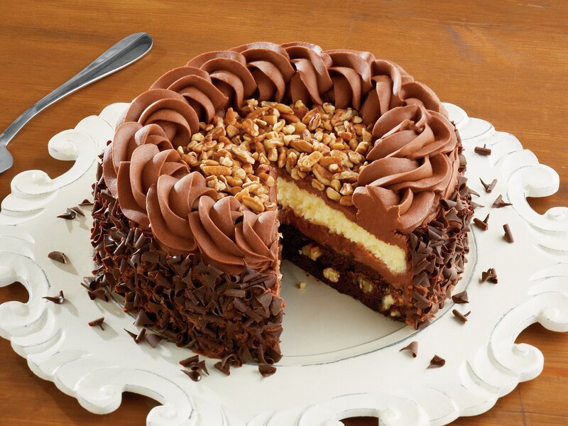 Chocolate cake with pecans