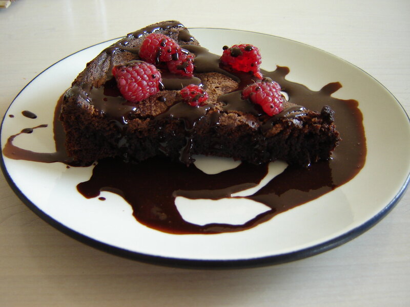 Chocolate cake with raspberries