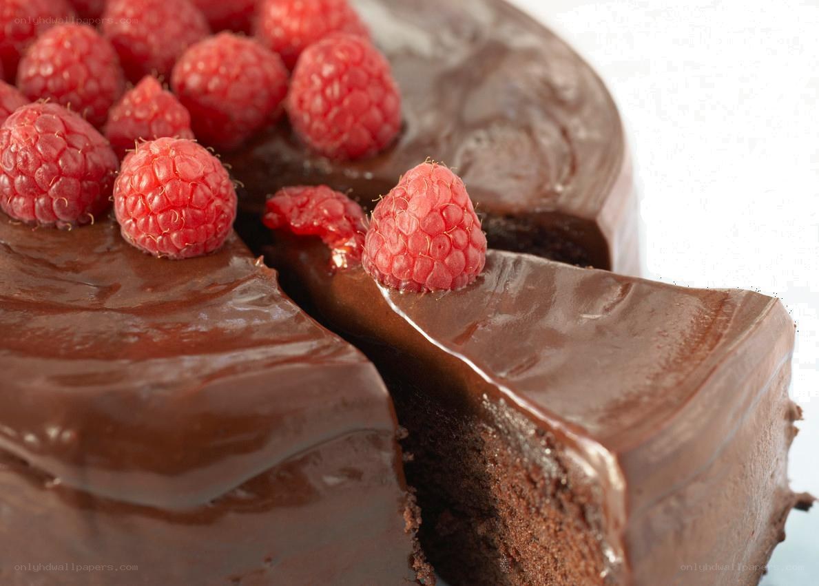 Chocolate cake with raspberries