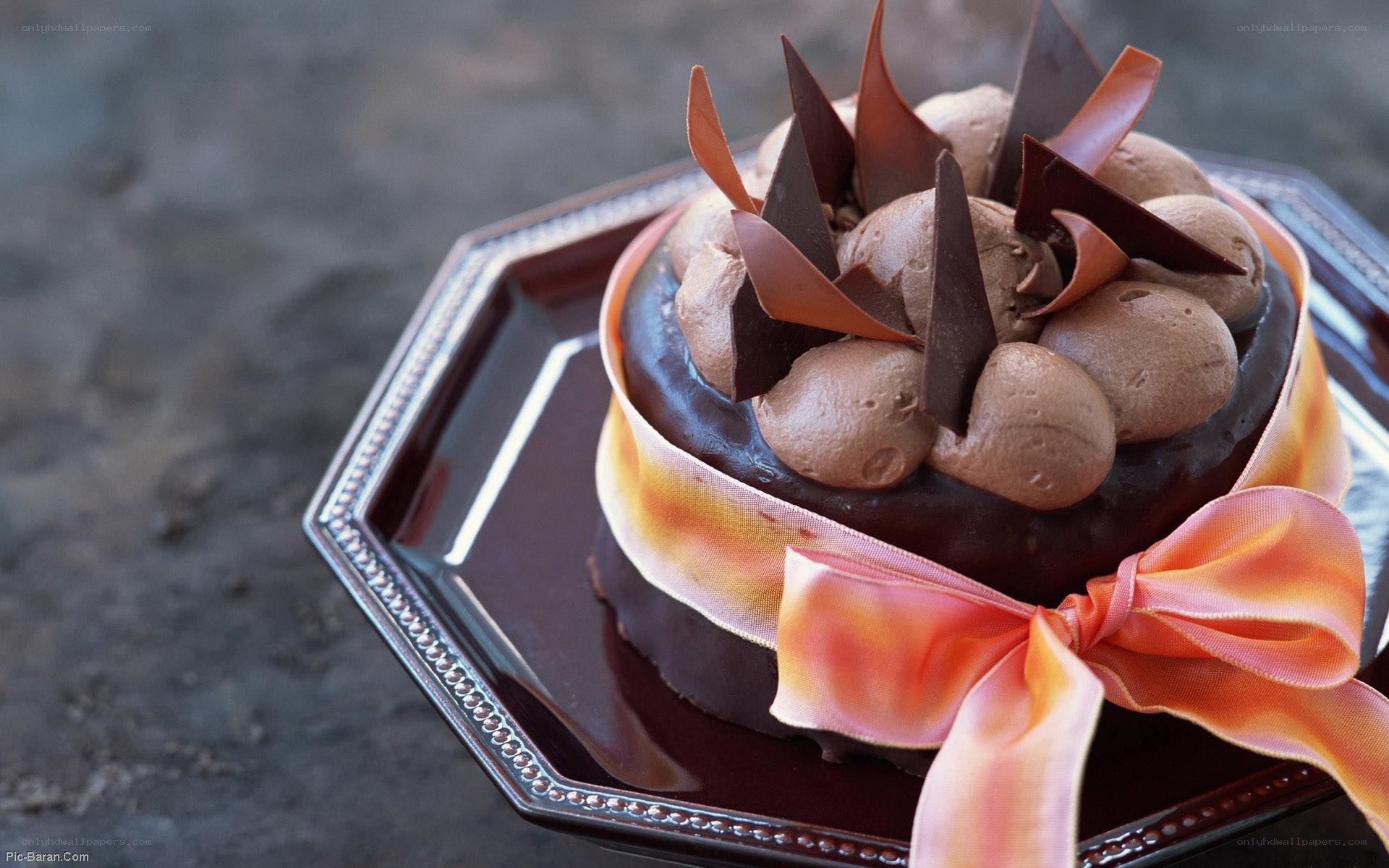 Chocolate cake with ribbon