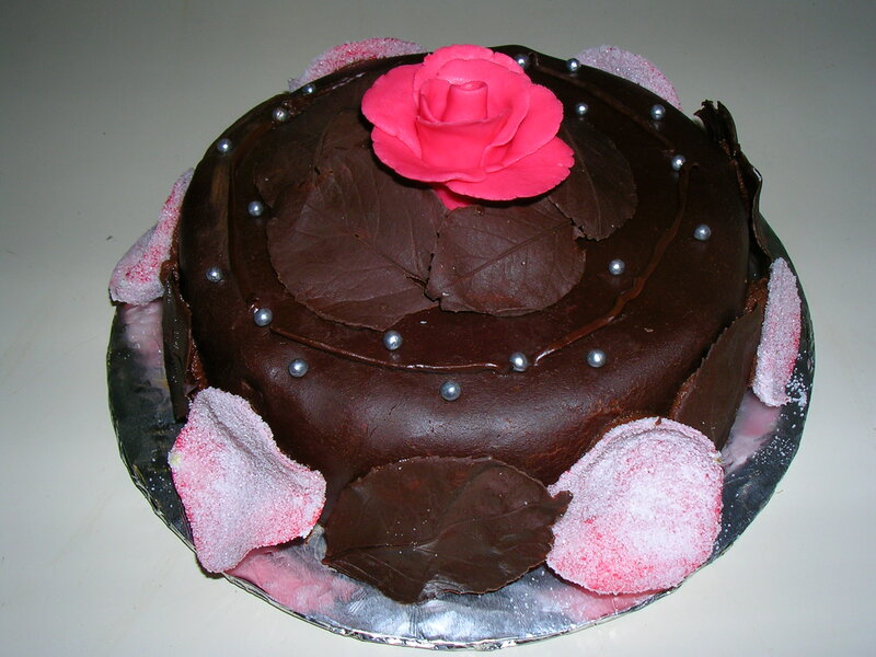 Chocolate Cake with Rose — Brown