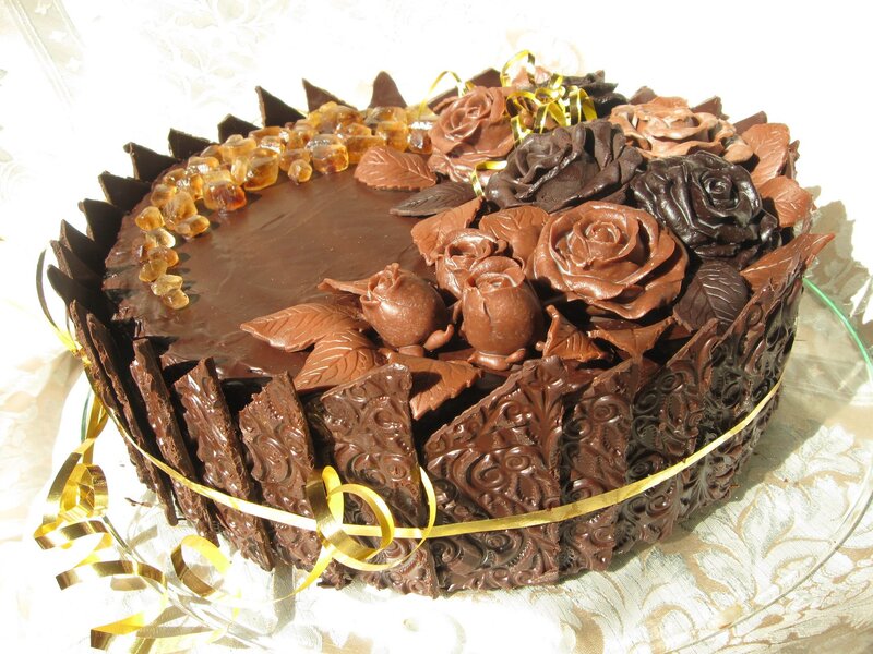chocolate cake with roses