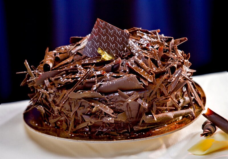 Chocolate Cake with Shavings — Brown