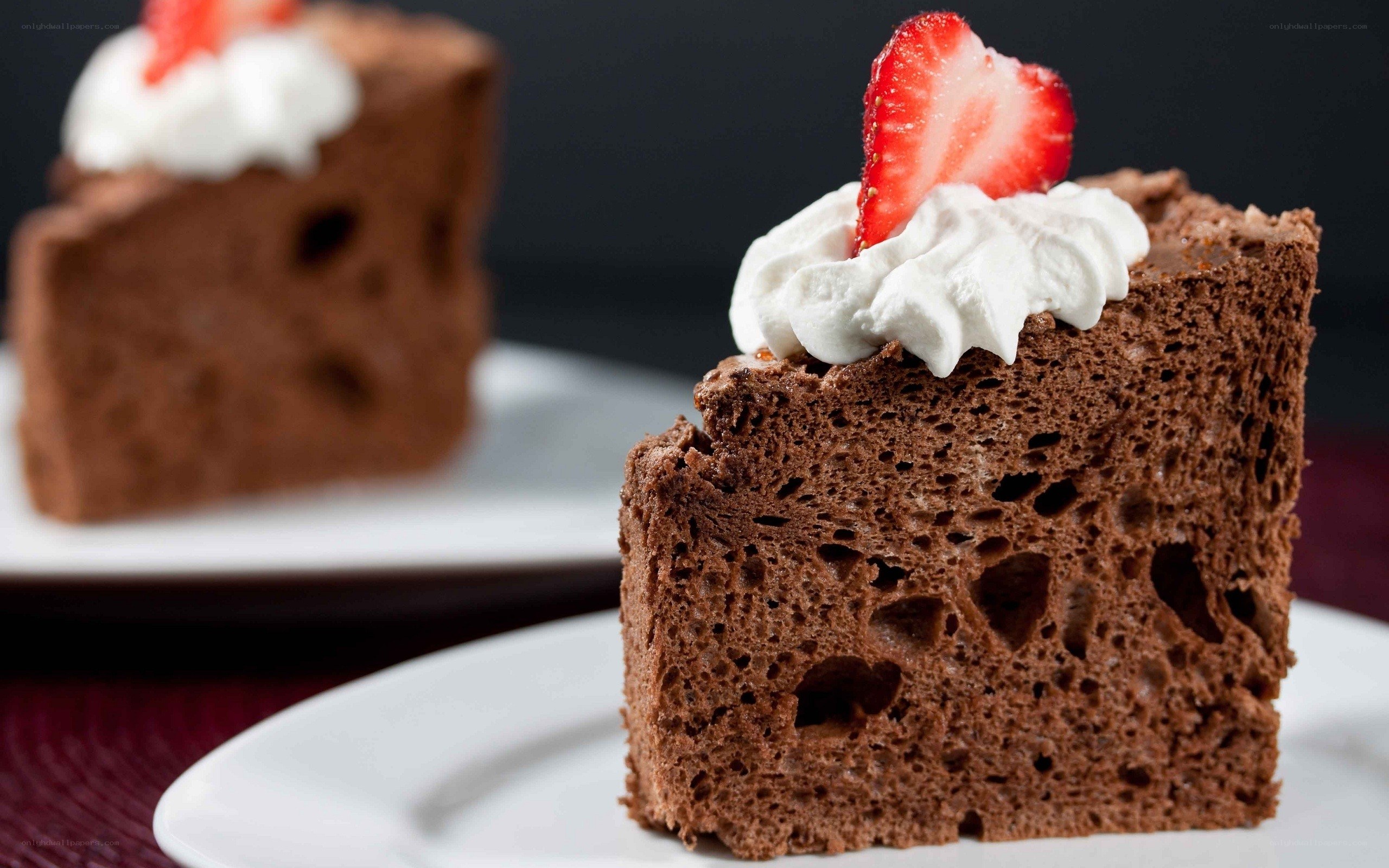 Chocolate cake with strawberries