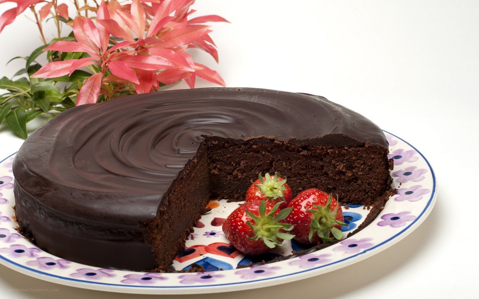Chocolate cake with strawberries